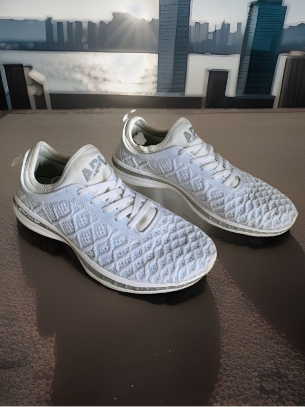 APL Techloom Phantom White Womens 9 running shoes